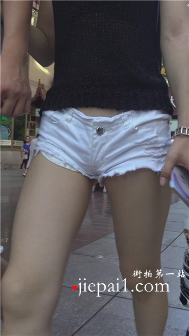 【已补档】4k-超短白紧热裤美臀青春靓丽美眉。