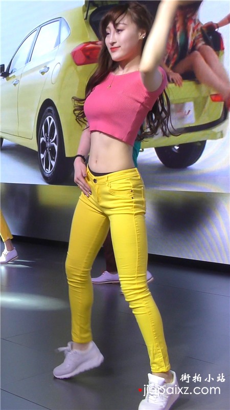 4k-车展舞台黄色紧身裤美女热舞