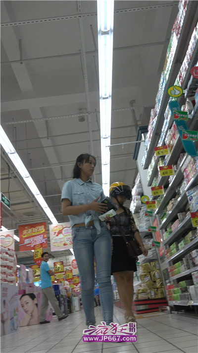 高中生妹子超市买零食[3.3G/MP4] 