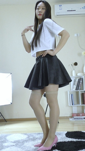 娜娜的黑色短裙正面作品[605M/MP4]