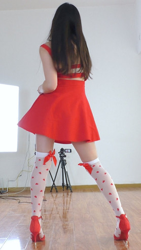 琦琦的红色连衣裙背面作品[578M/MP4] 