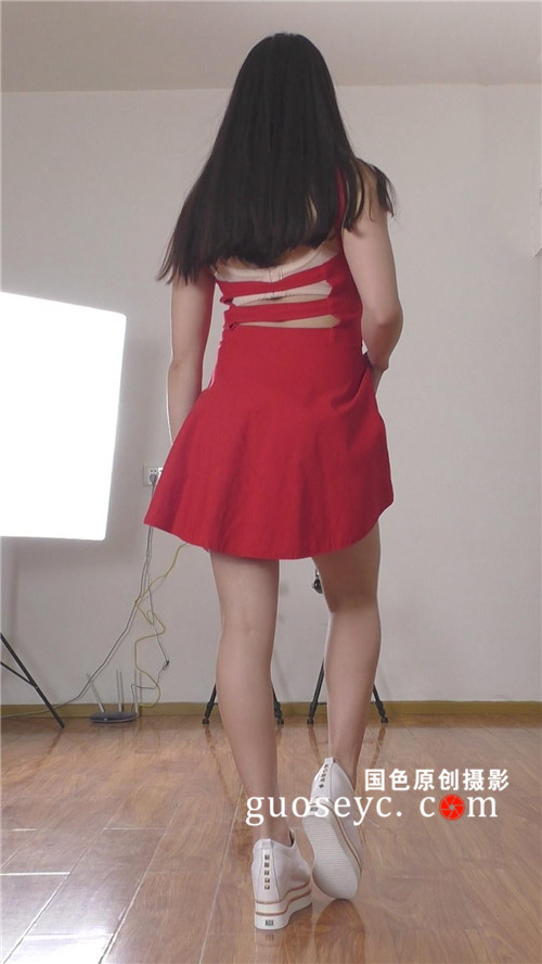 琦琦的红色连衣裙背面作品[473M/MP4]