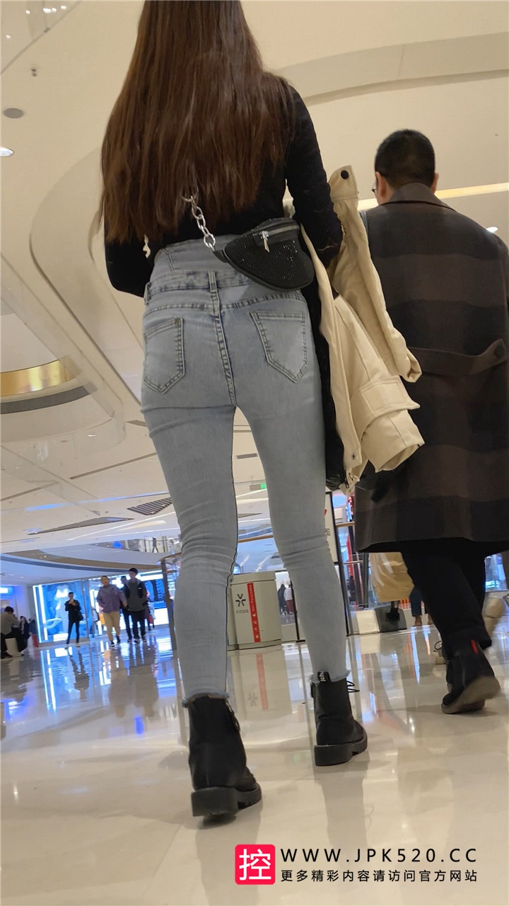 [视频] 4K-极品蓝色牛仔裤长腿美女JS040[3.22G]