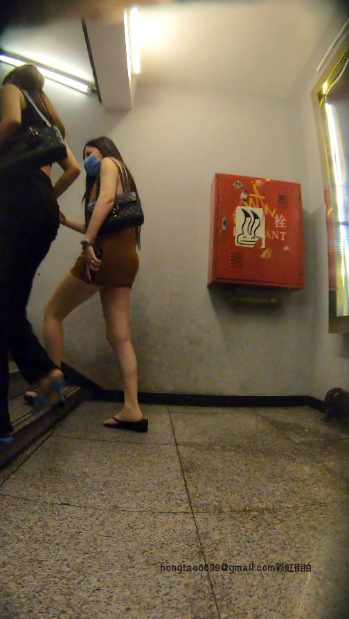 【名门夜宴2020街拍系列CD】115-长腿骚丁美女上楼梯，挡不住